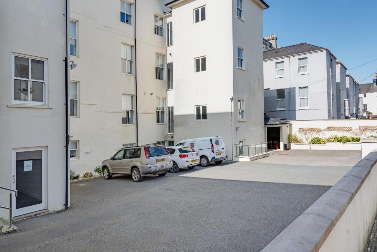 Strathmore House Apartments プリマス エクステリア 写真